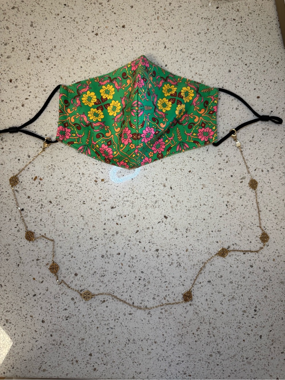 Tory Burch Hexagon Gold Chain and 5-Pack Face Mask